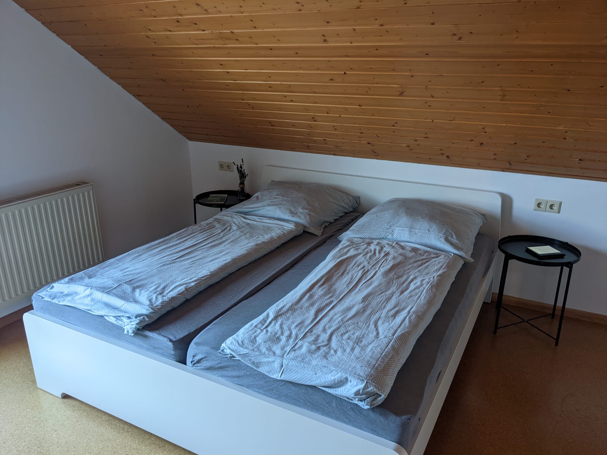 Schlafzimmer 1