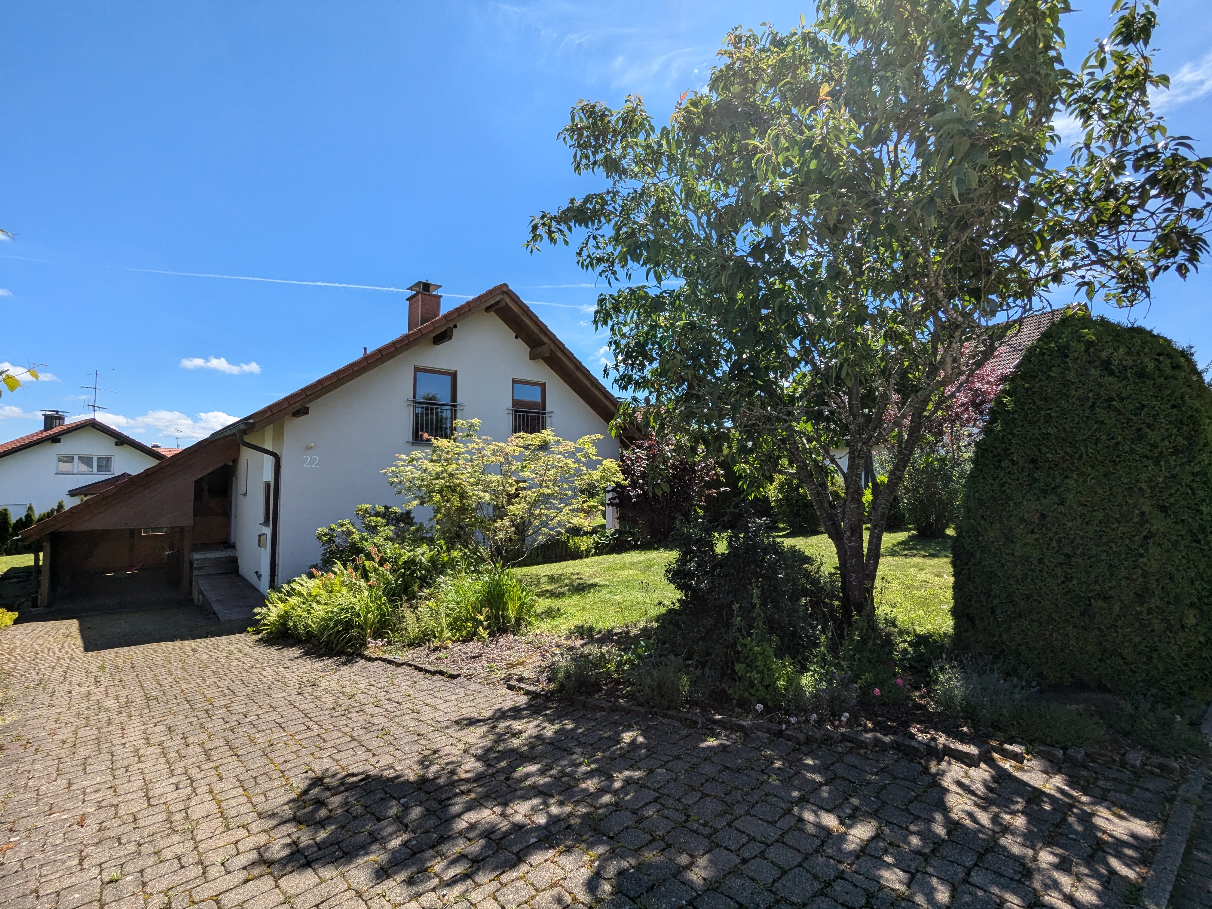 Carport Einfahrt